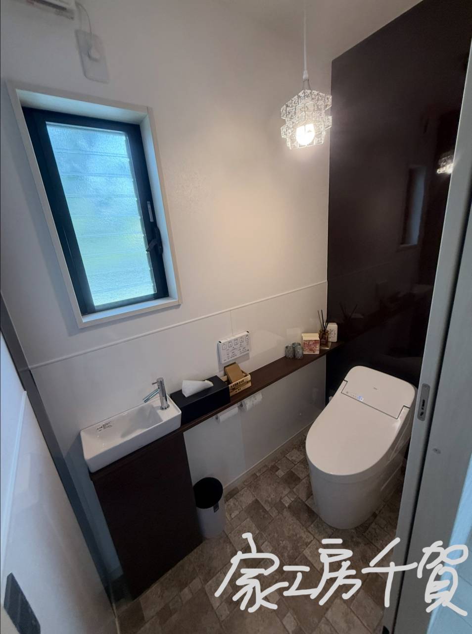 施工事例　トイレリノベーション　1日の始まりを気分良く。ベーション保護のセラール活用。