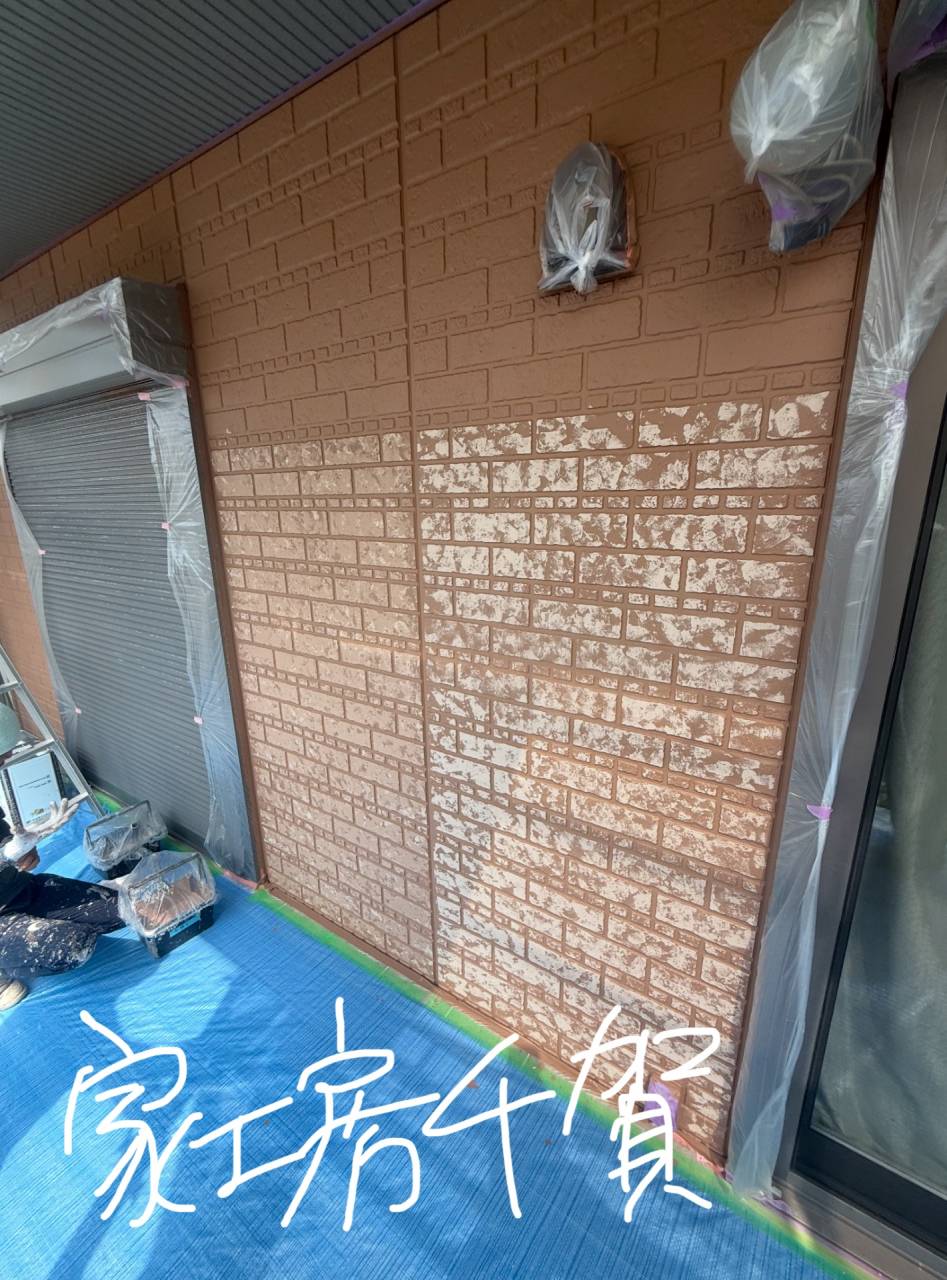 施工事例　外壁塗装　特許工法　ウォールバリア多彩仕上げ塗装　3色柄施工