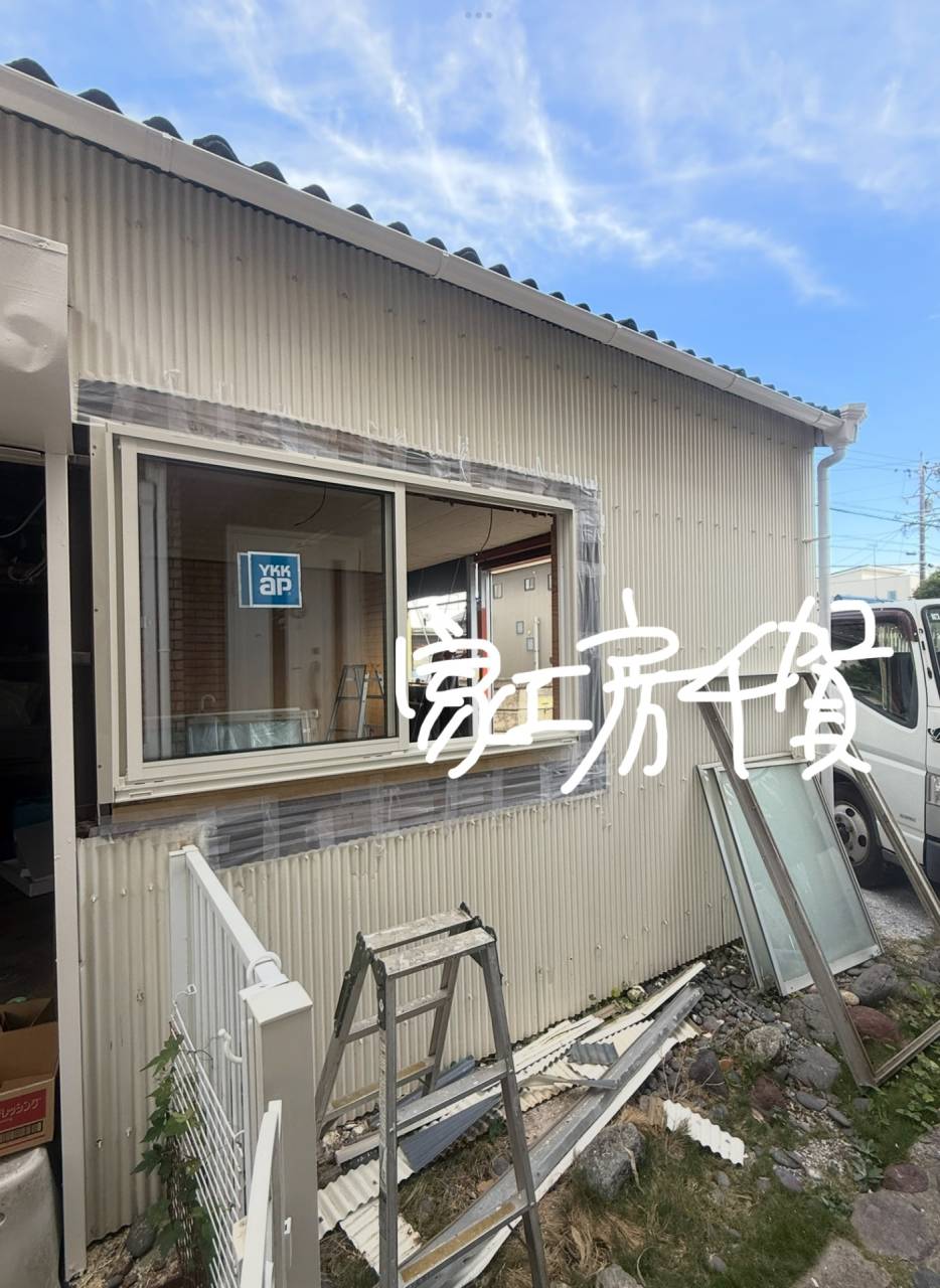 施工事例　ガレージ改修工事　ガルバリウム鋼板　角八仕上げ