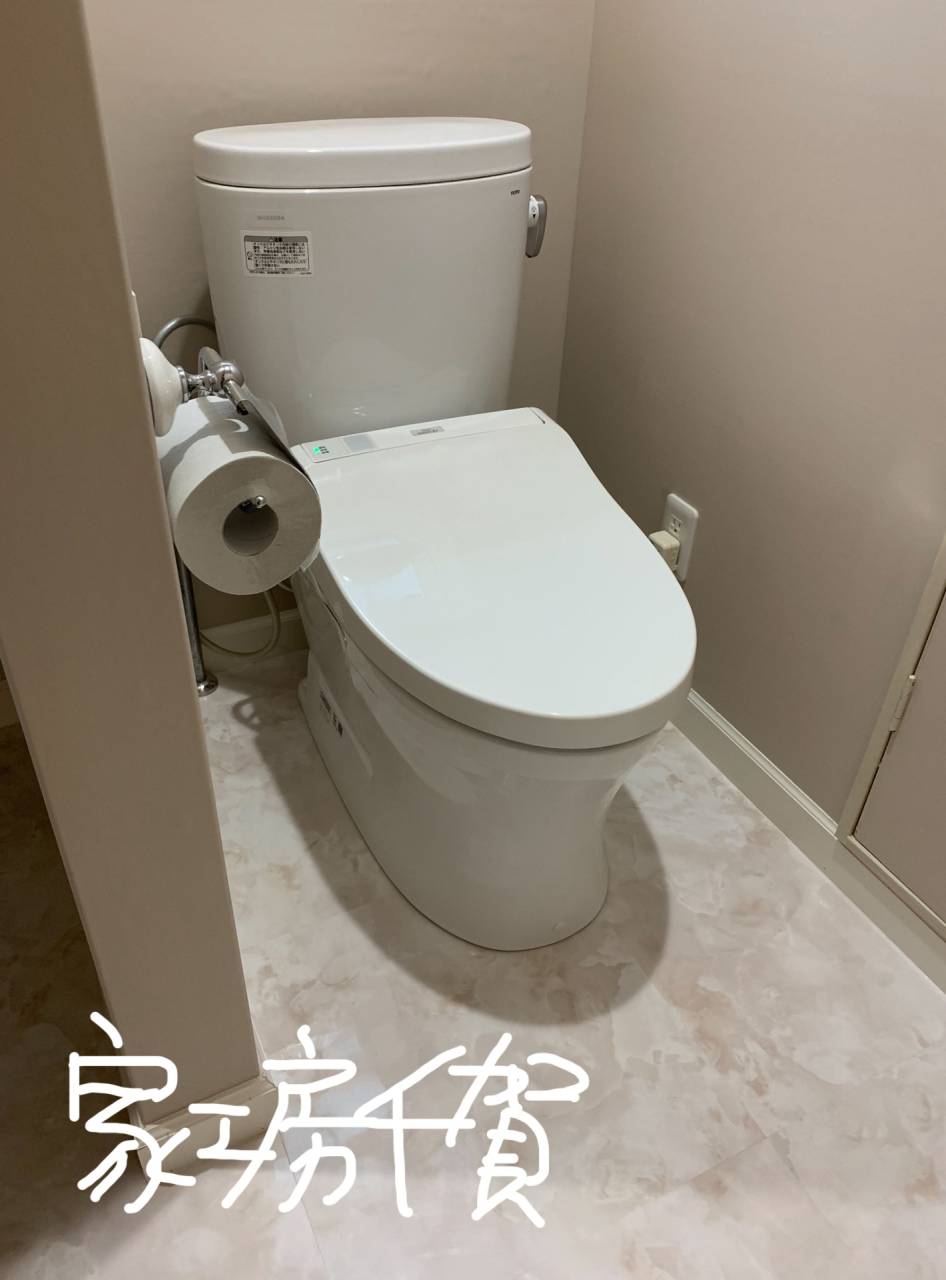 施工事例　トイレ改装リフォーム　落ち着いたエレガント意匠