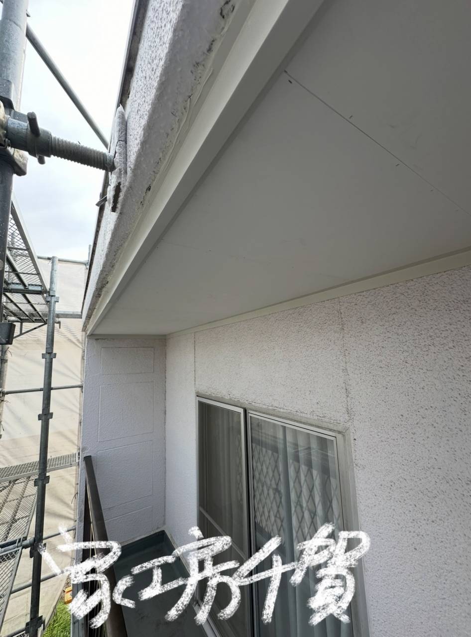 施工事例　外壁塗装の前に傷んだ軒先を改修リフォーム。